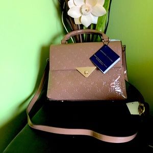 ❌SOLD❌🌟HP🌟🆕ADRIENNE VITTADINI BAG
